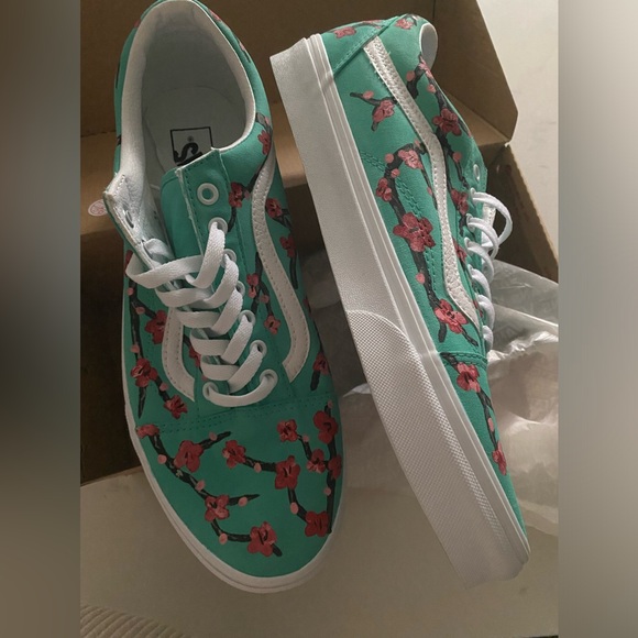 NWT Custom hand painted Vans - Picture 4 of 13